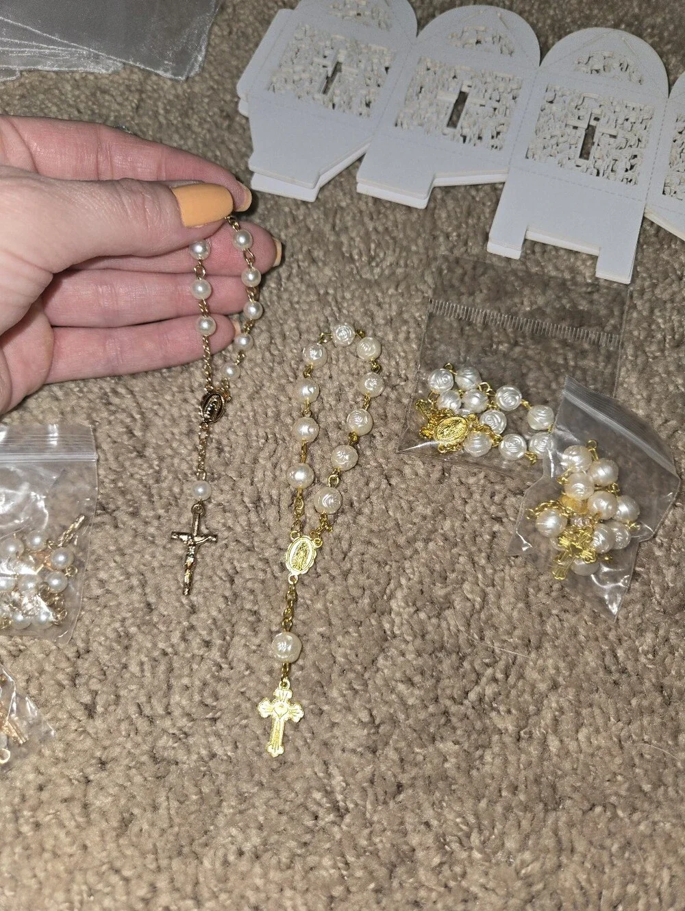 N/A elegant gold